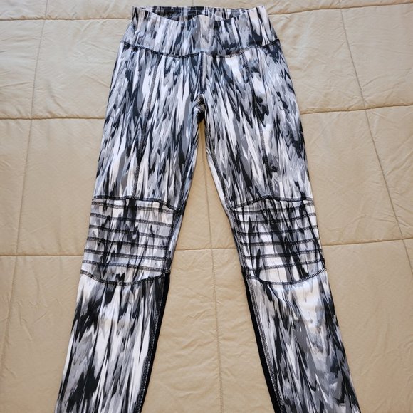 C&C California HIGH-WASIT MESH PANEL / MOTO LEGGING - Picture 3 of 10